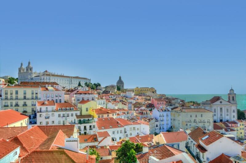 Leave your bags in Lisbon