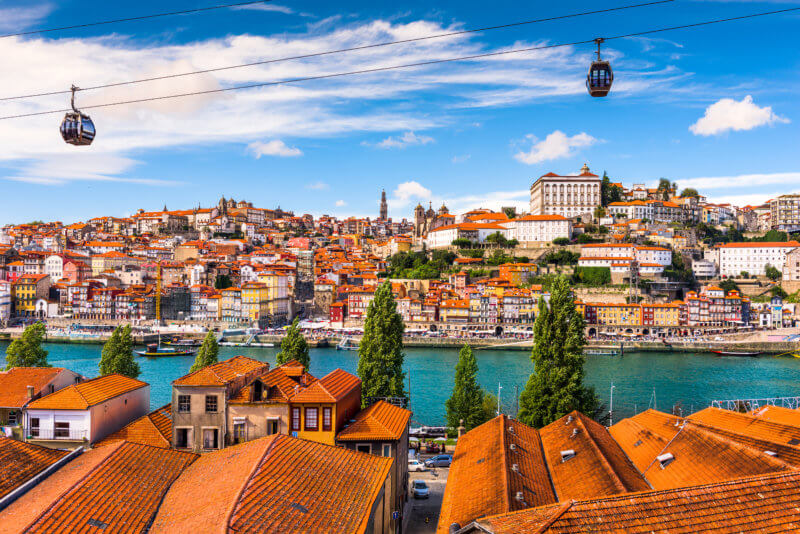 Luggage storage in Porto