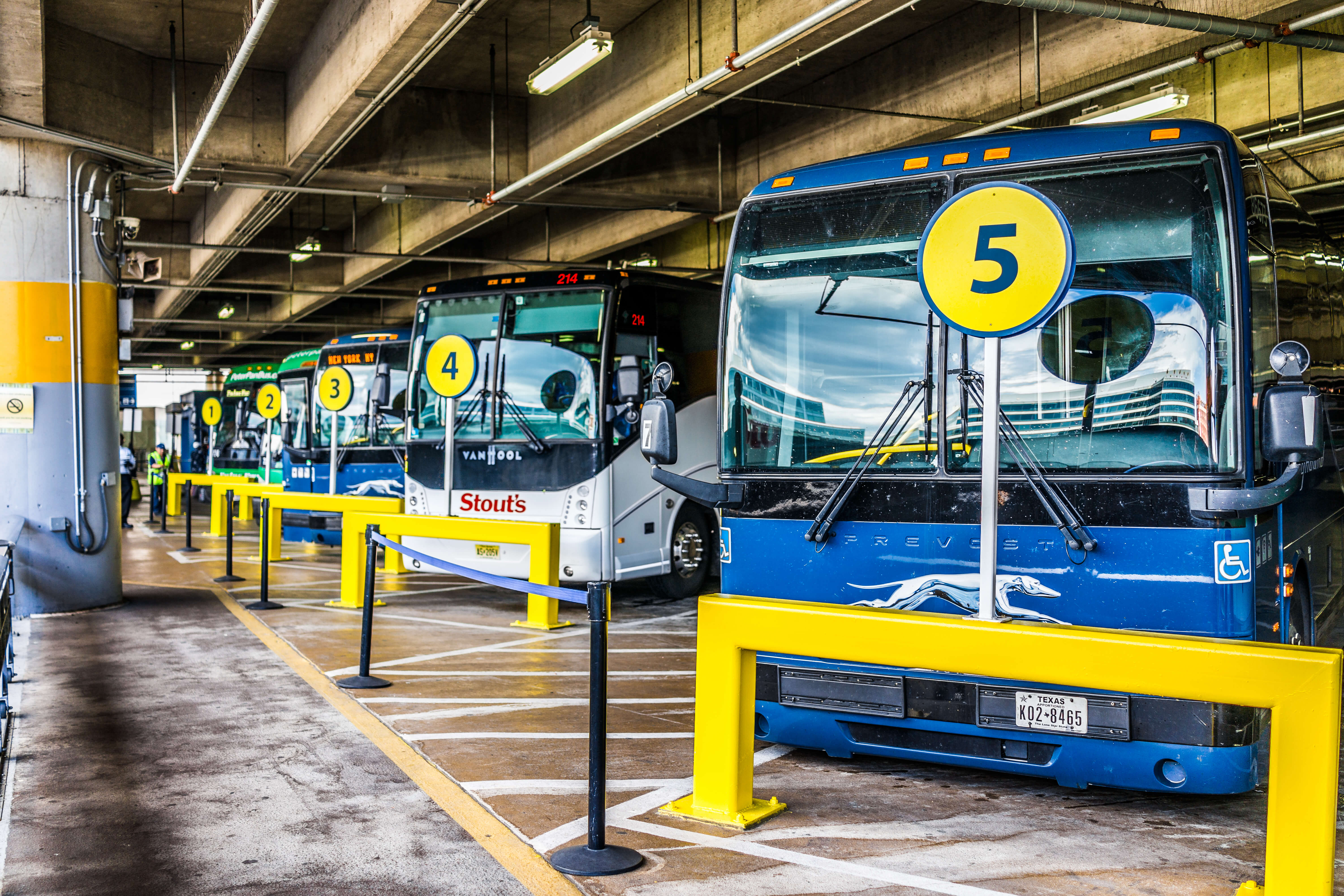 greyhound bus station luggage storage