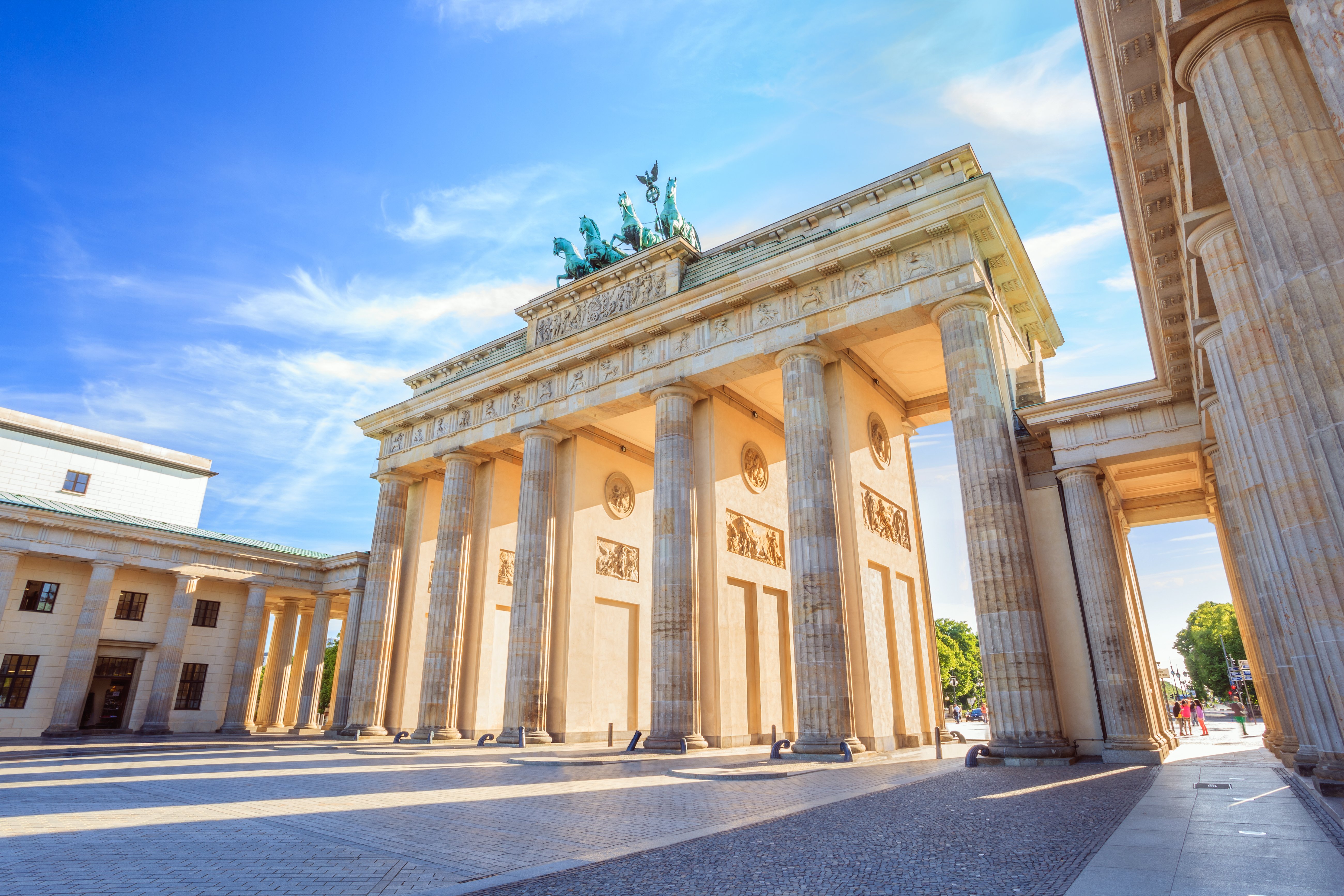 Luggage Storage Brandenburg Gate - 7 days a week - from €1 ...