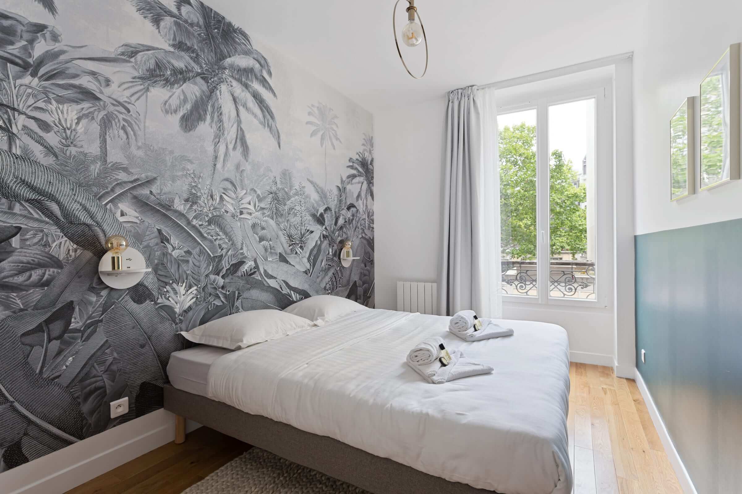 Book Paris Bnb Apartment Bastille GuestReady Bedroom2
