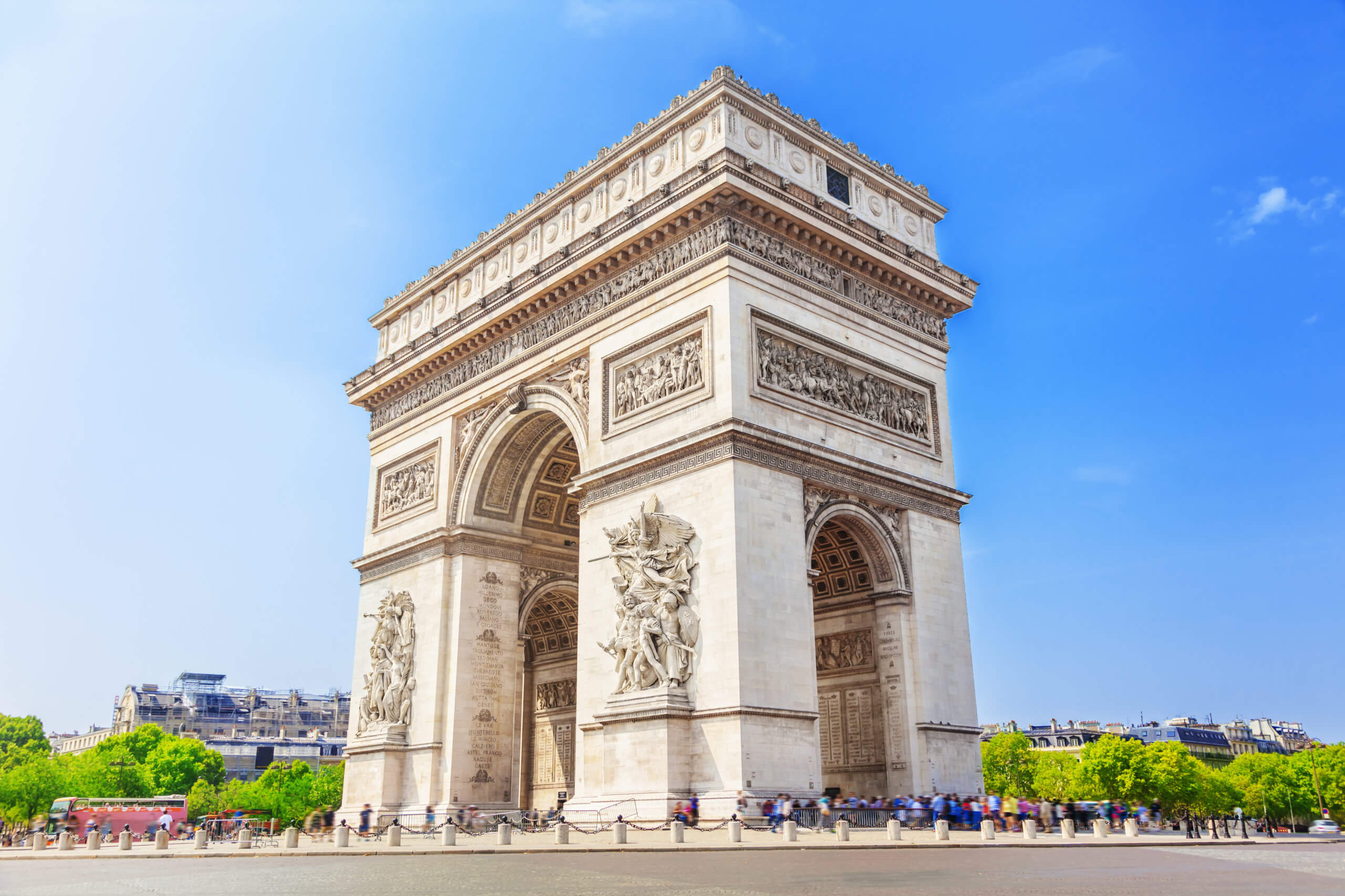 Luggage Storage Arc De Triomphe 7 Days A Week From 1 Hour