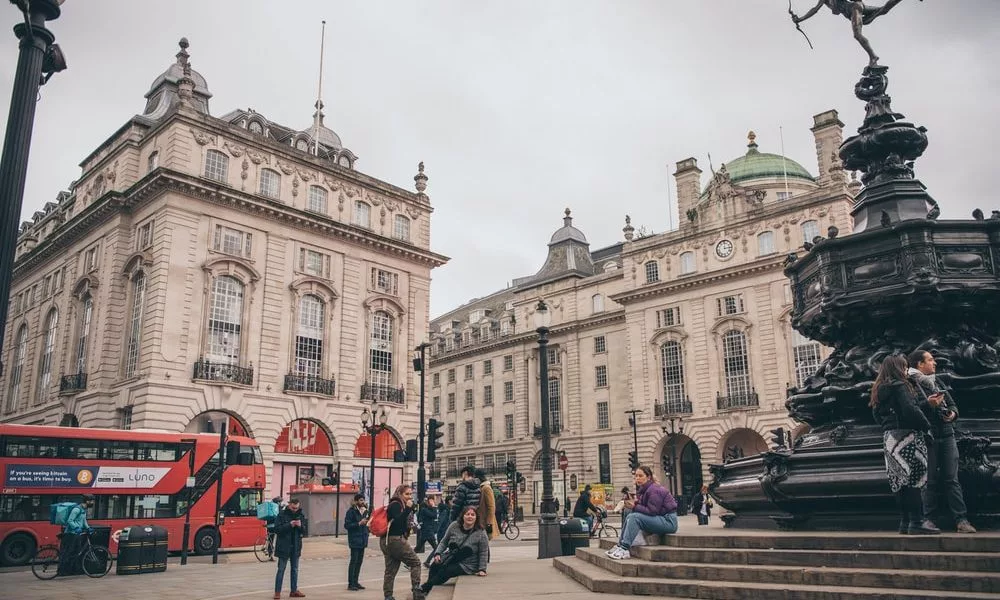 Consigna de equipaje en Piccadilly Circus