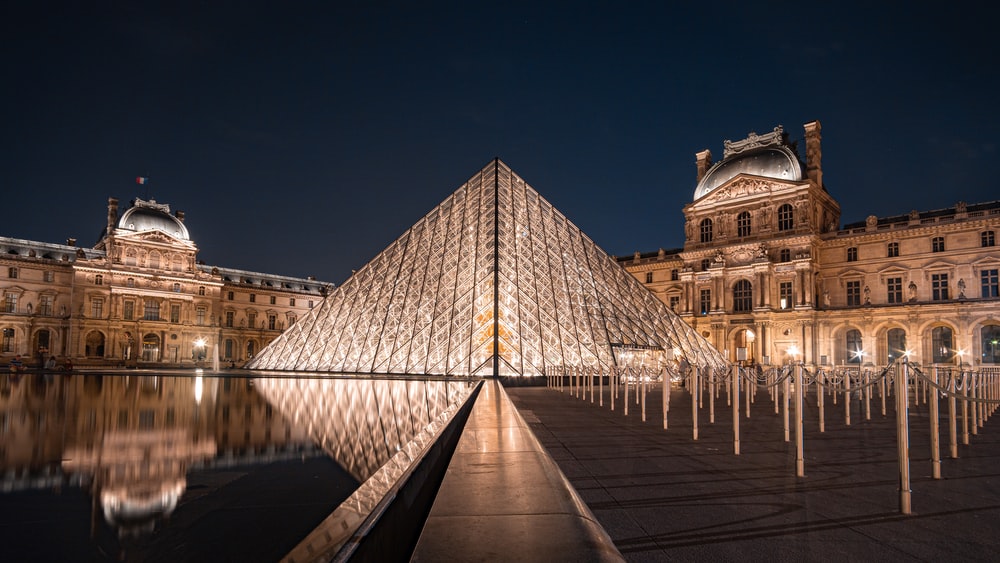 Хранение багажа Louvre