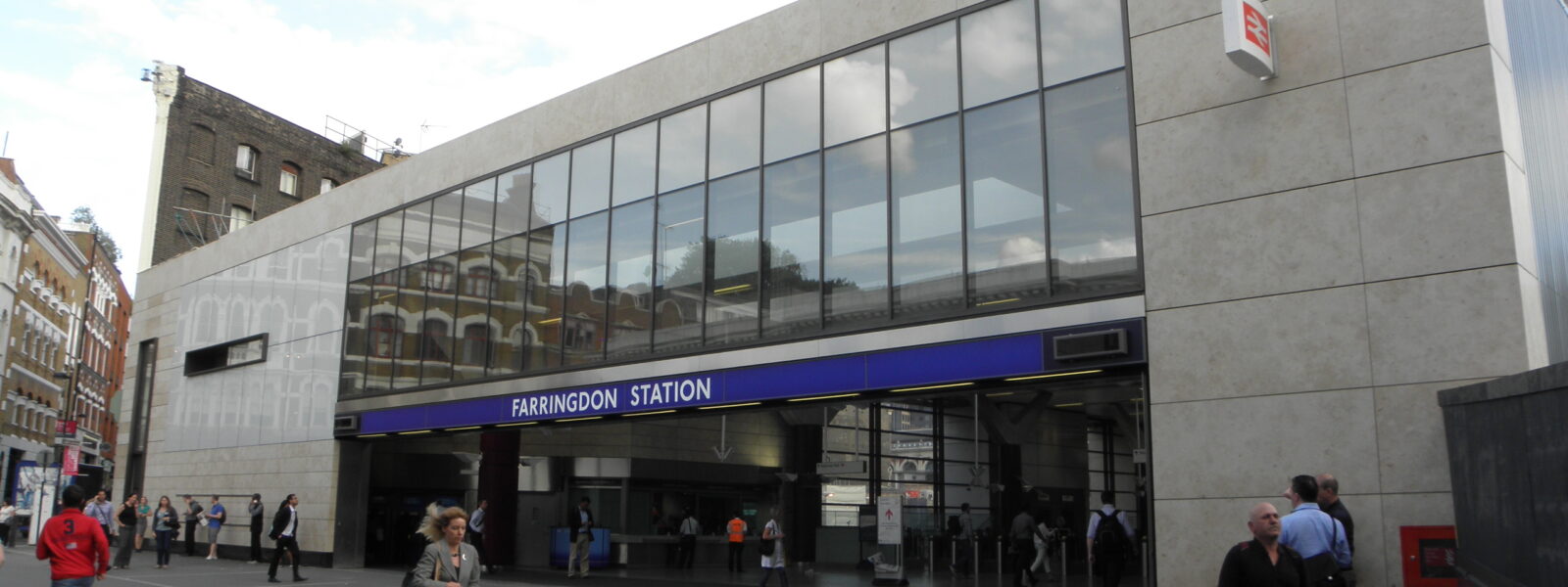 Хранение багажа Farringdon tube