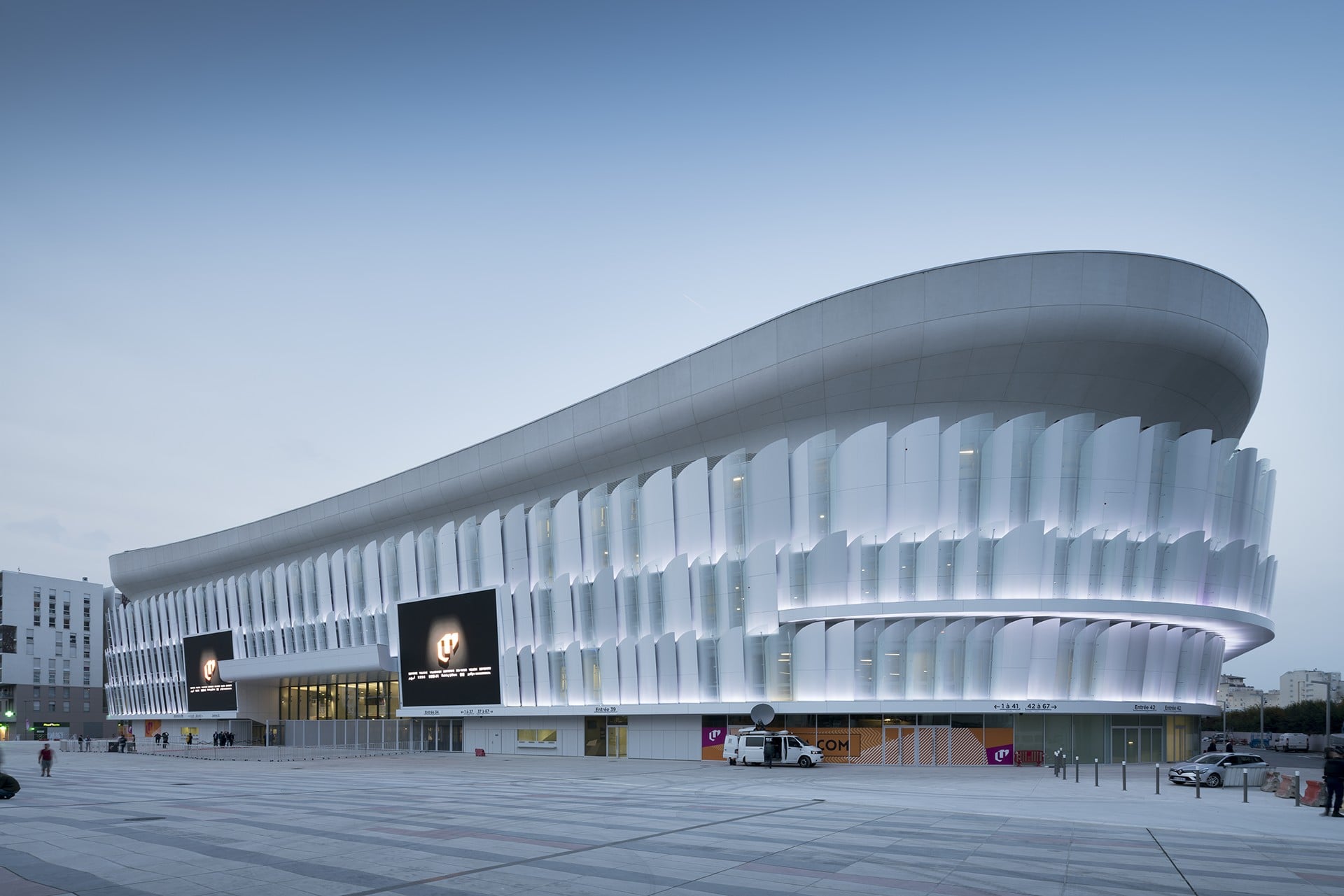 Bag Policy in 10 of the best arenas and stadiums in Paris - LuggageHero